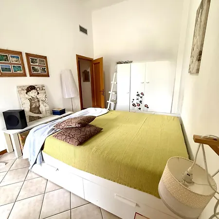 La Casa Di Bes Vicino Al Centro Storico شقة *